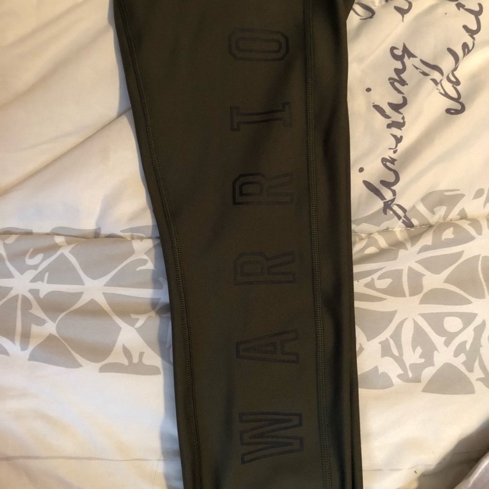 NWT UnderArmour Heatgear Leggings The Rock edition